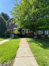 Building Photo - 423 Rodgers Ct