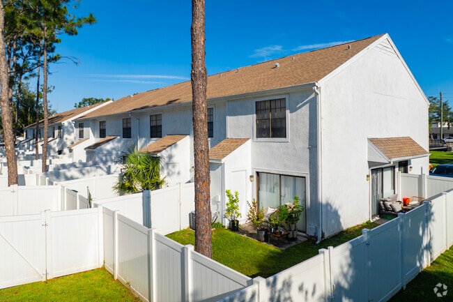 4113 Tartan Pl Tampa, Florida - Saint Andrews Square Townhomes