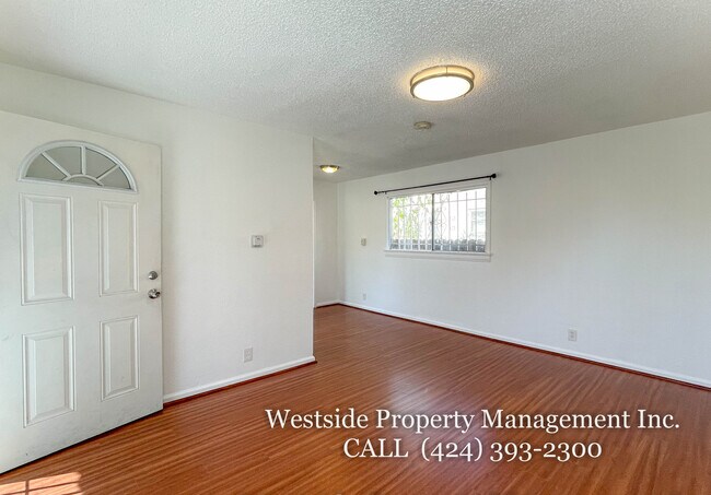 Foto del edificio - 6606 Brynhurst Ave