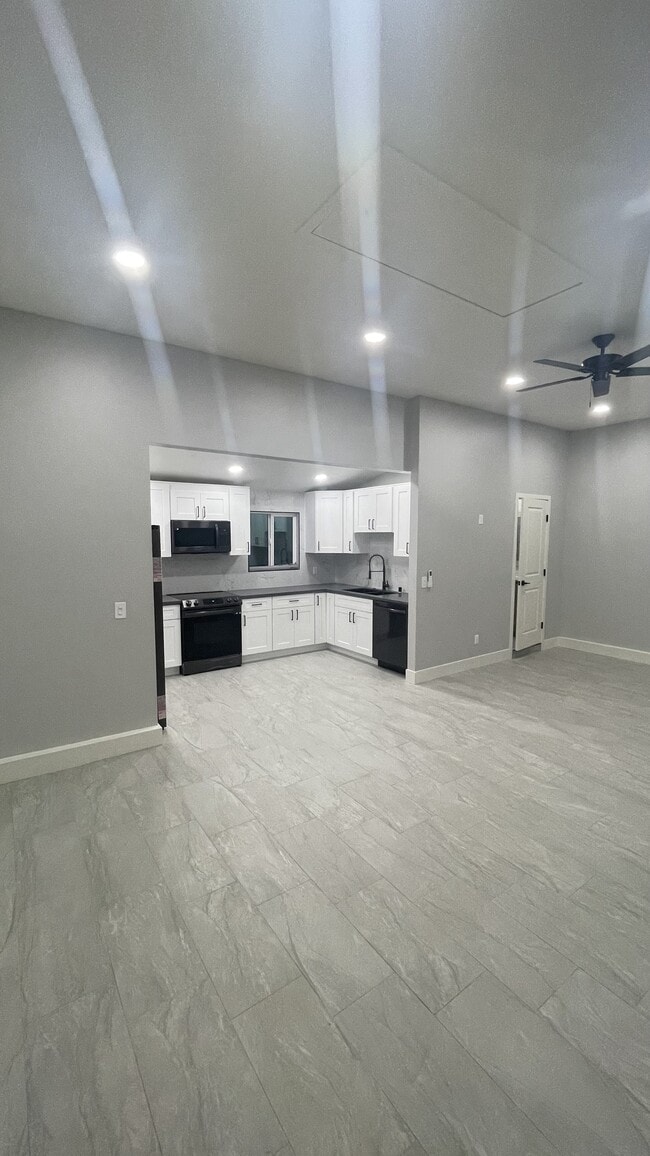 Foto del edificio - 1317 Marline Ave