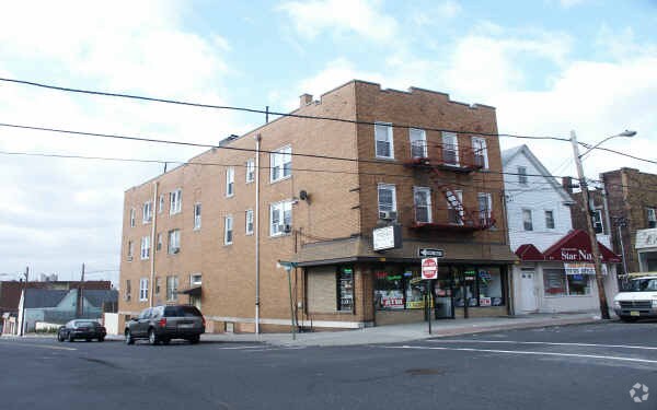 Primary Photo - 67 Highland Ave