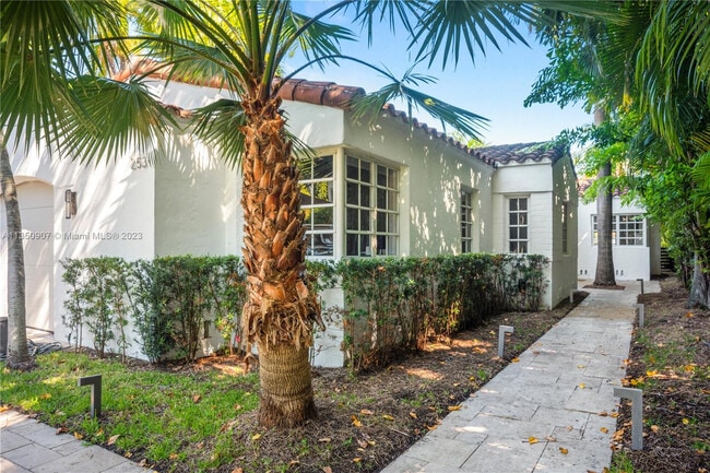 Foto del edificio - 253 N Coconut Ln