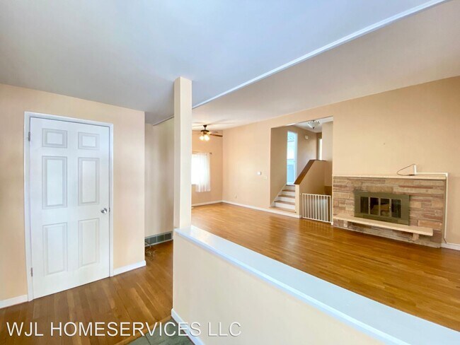 Foto del edificio - 4 br, 2.5 bath House - 15401 NE 3rd Pl