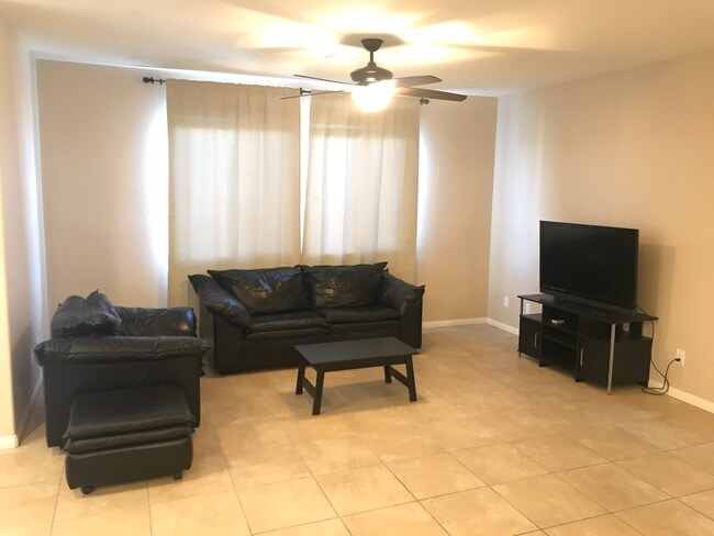 Foto del edificio - PERFECT 3 BED /2.5 BATH IN LAS VEGAS!