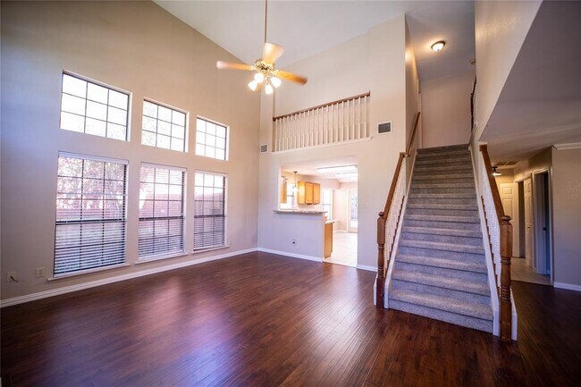 Building Photo - 740 Ashford Dr