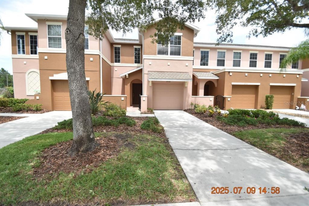 Foto principal - 2954 Birchcreek Dr