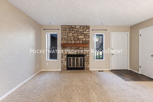 Foto del edificio - 6225 Willow Ln