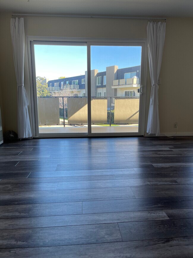 living room - 3050 Los Prados St