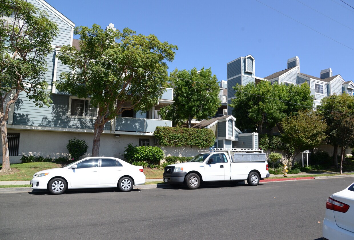 Primary Photo - 628 Daisy Ave