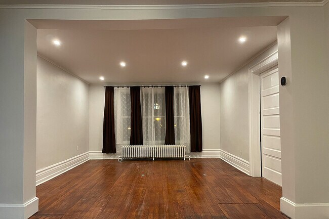 Building Photo - 563 Potomac Ave