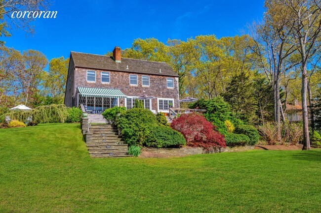 Building Photo - 14 Woodcrest Dr