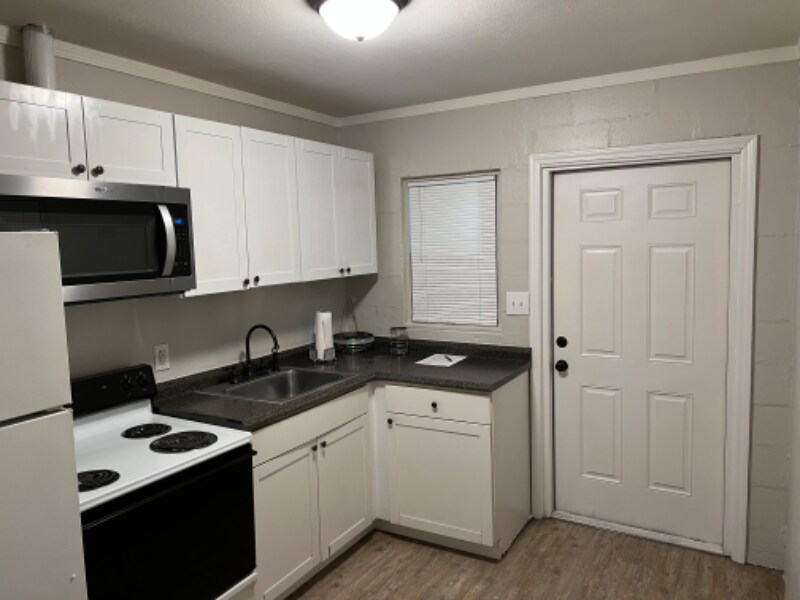 Foto principal - 758 Westcott St