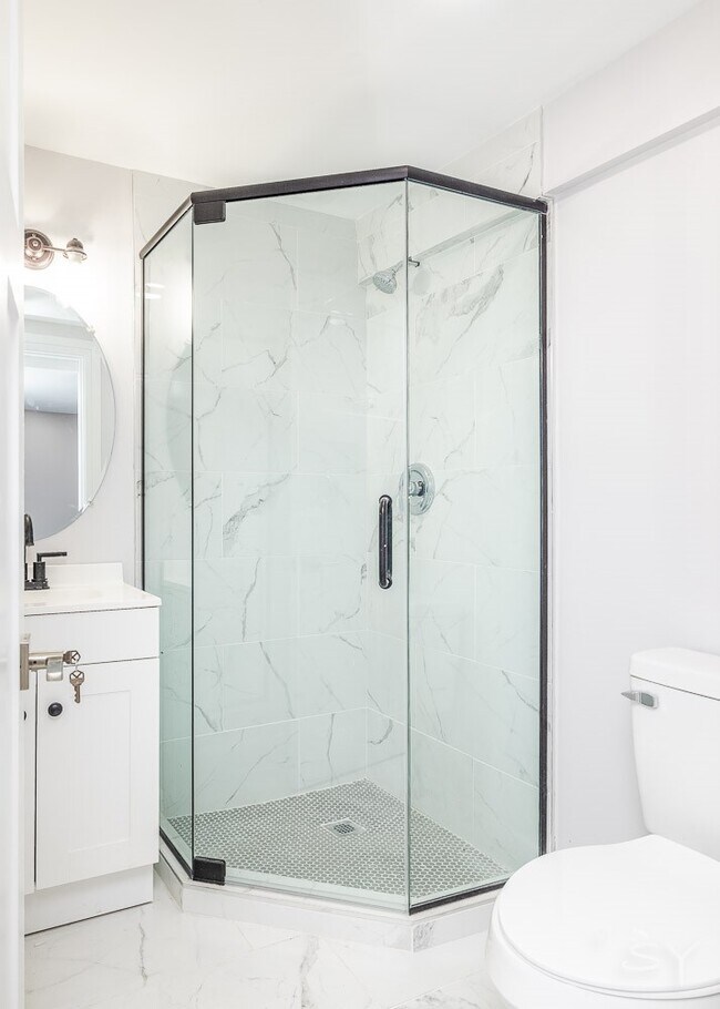 Bathroom - 4308 N Central Park Ave