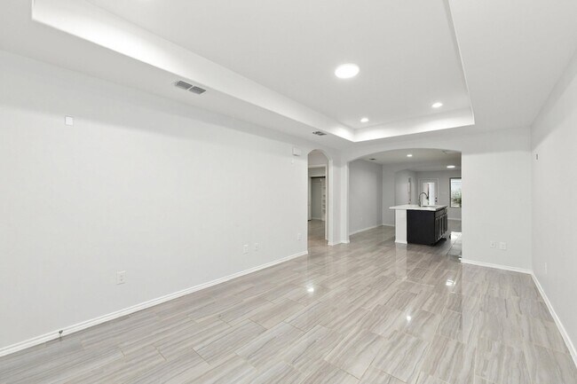 Foto del edificio - 9919 Rosary Ln