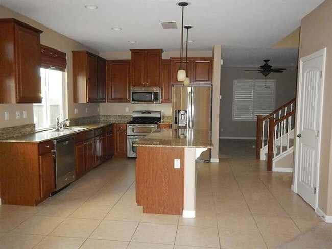 Building Photo - 3386 Rainhill Loop, Roseville, CA 95747