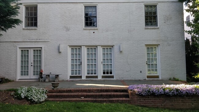 Foto del edificio - 4524 Salem Ln NW