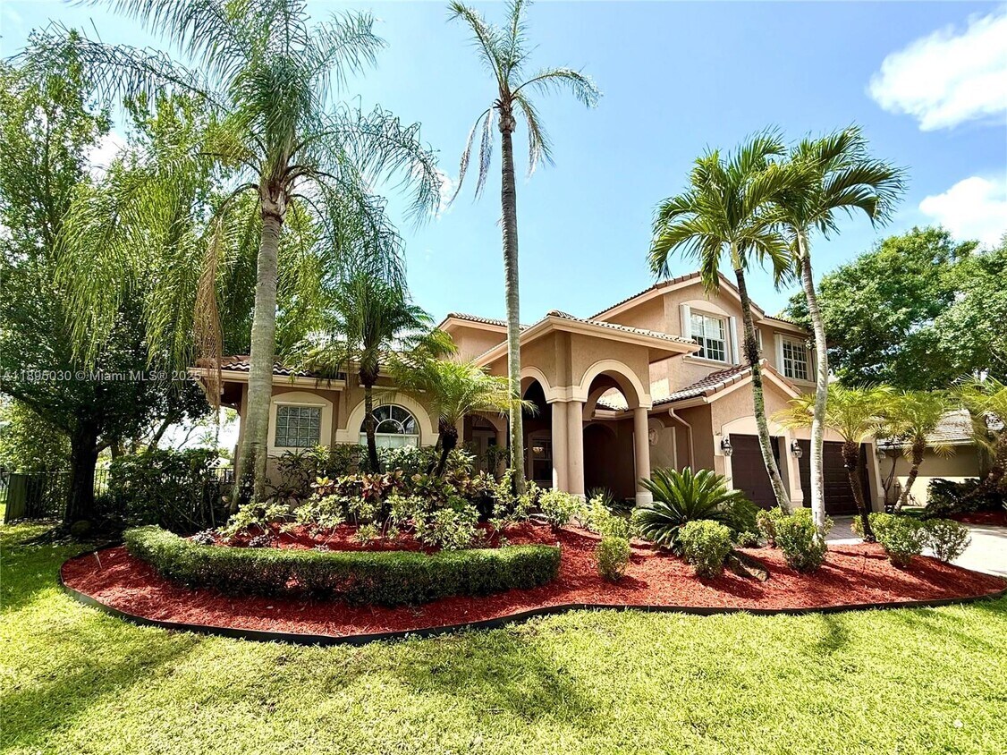 Foto principal - 2547 Montclaire Cir