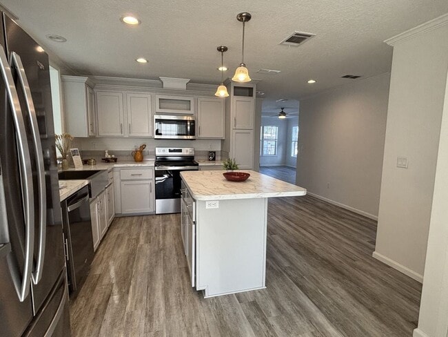 Building Photo - 246 Bimini Cay Cir