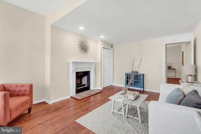 Foto del edificio - 1029 S Hanover St