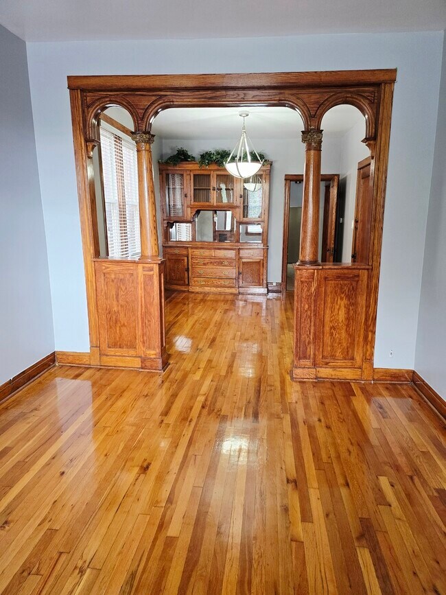 Foto del edificio - 919 N Leavitt St