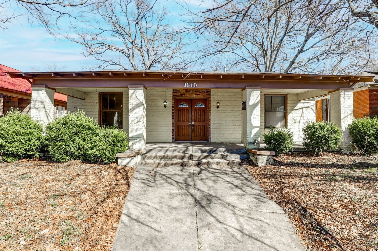 Primary Photo - 3 Bedroom 1 bathroom House