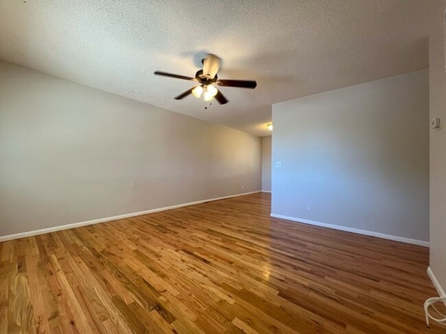 Building Photo - Three Bedroom Home In Northwest Reno.