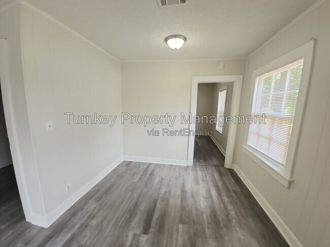 Building Photo - 4718 W 26th St
