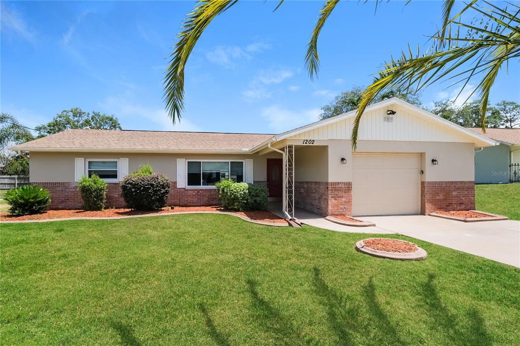 Foto principal - 1202 MacFarlane Ave