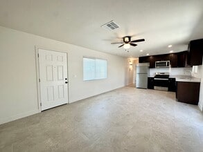 Building Photo - 561 Desert View Dr
