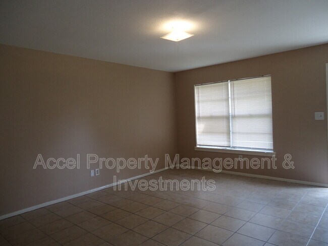 Foto del edificio - 2409 Gumwood Ave W