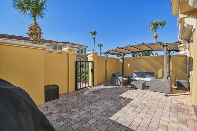 Building Photo - 2894 Bella Vista Dr