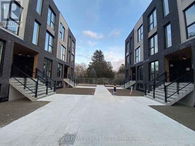 Photo du bâtiment - 12 Clonmore Dr