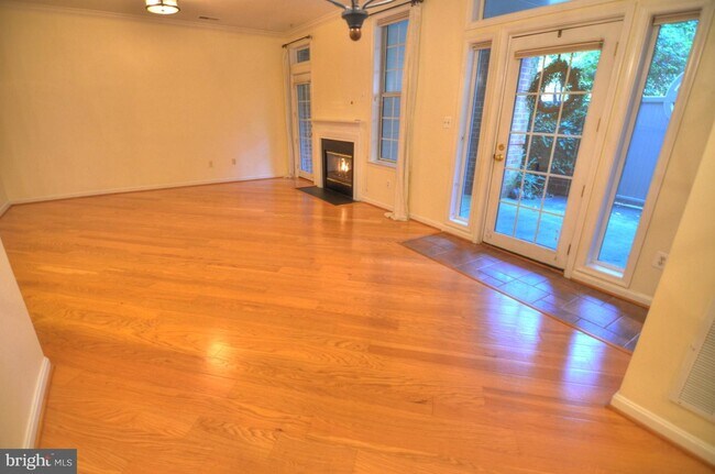 Building Photo - 11313 Sundial Ct