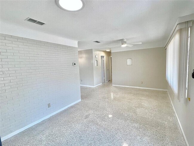 Foto del edificio - 6254 39th Ave N