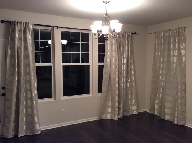 Building Photo - 2730 Helmsdale Cir