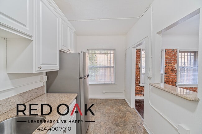 Foto del edificio - 849 S Oxford Ave