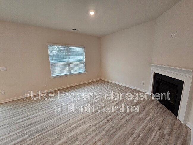 Foto del edificio - 3675 Mercer St