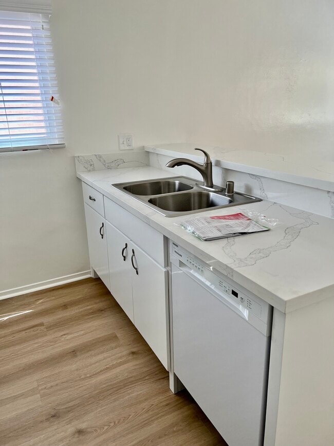 Brand new kitchen - 823 5th St