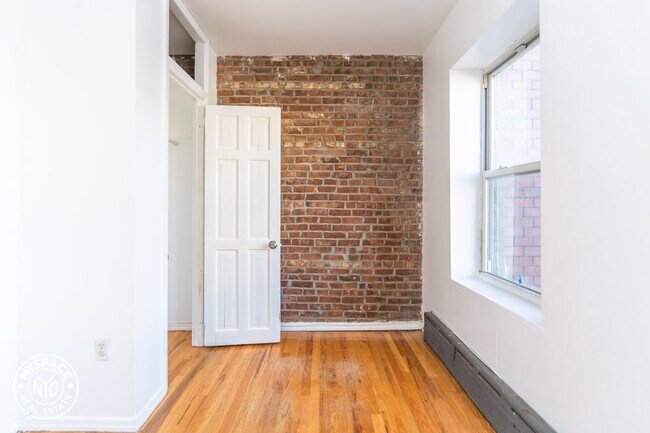 Building Photo - 147 Park Ave