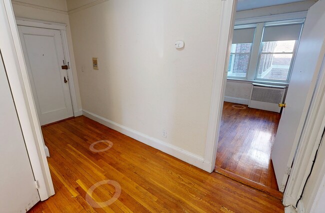 Foto del edificio - 9/1 No Fee! Cleveland Circle area 2BR in e...