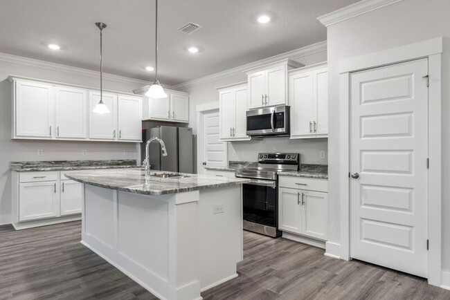 Building Photo - 718 Canary Ct