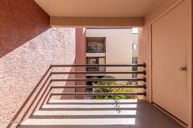 Foto del edificio - 1340 N Recker Rd