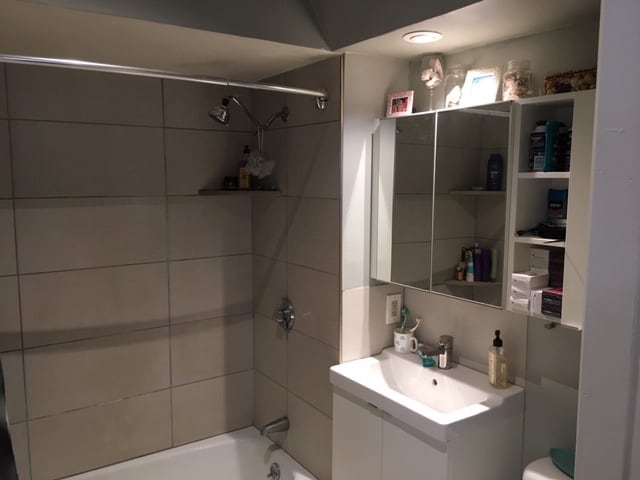 Beautiful renovated bathroom - 74 Hammond St