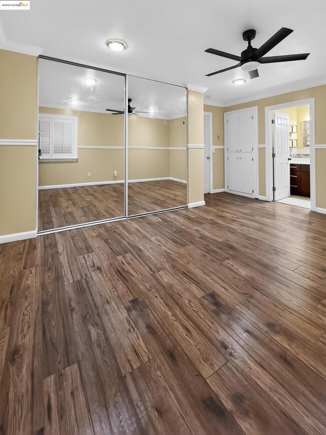 Building Photo - 2322 Peachtree Cir