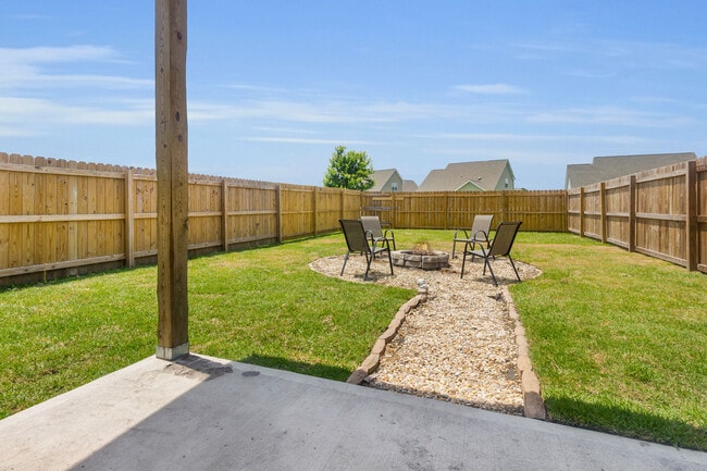 Building Photo - 139 Pasture Ln