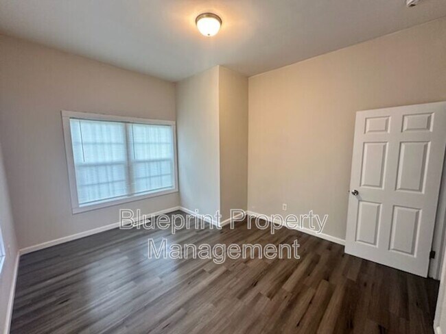 Foto del edificio - 116 66th St S