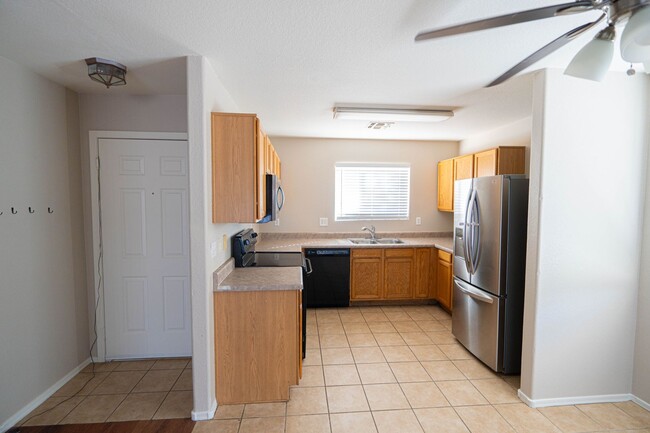 Foto del edificio - Perfect 3 bed/2 bath home in Johnson Ranch!
