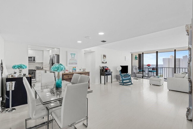 Foto del edificio - 5600 N Flagler Dr