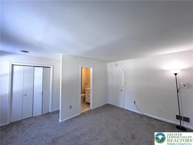 Foto del edificio - 8315 Countryside Ln