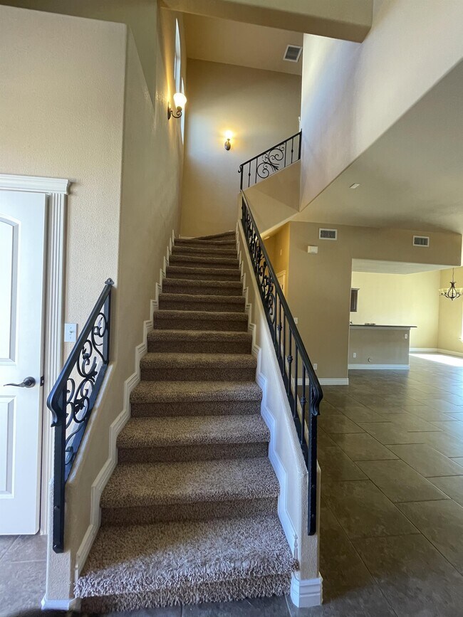 Building Photo - 3724 Coco Palm Dr